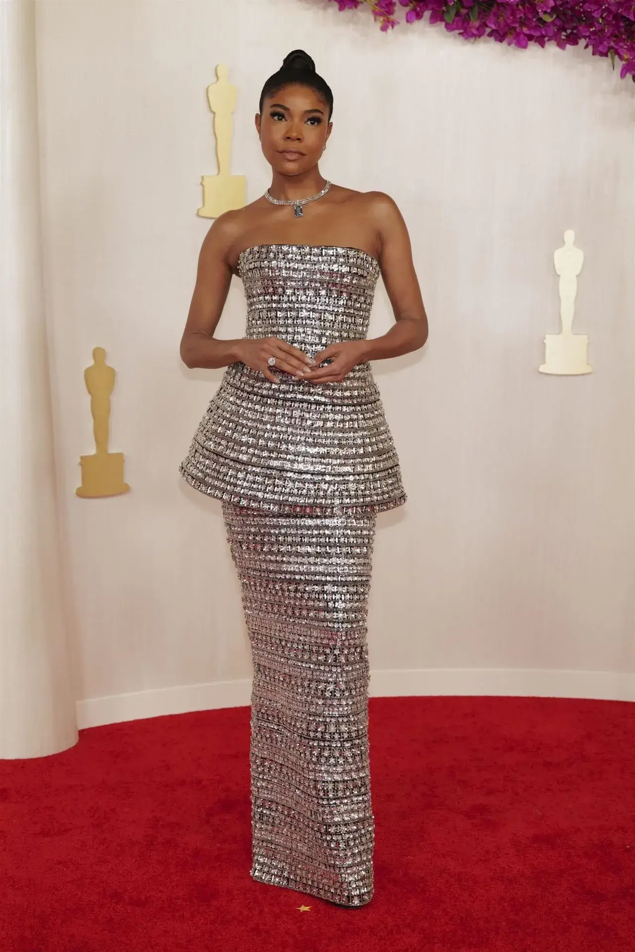 GABRIELLE UNION PHOTOSHOOT AT OSCARS 2024 RED CARPET IN BEVERLY HILLS 5